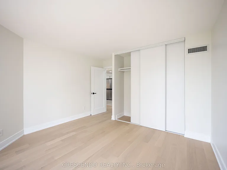 50 Eglinton Ave W #1006 — Photo 14