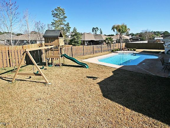 3rd image of 3391 Chimney Dr