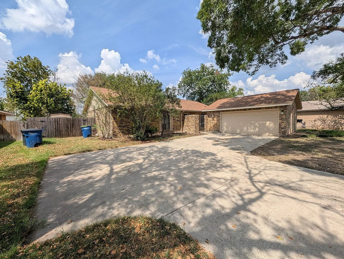 Summerwood Neighborhood / Access to River Park & Tennis Courts / Fridge / Fenced in Backyard / CISD — Photo 1