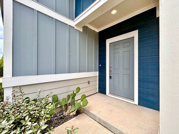 4th image of 12012 Saddle Rock Dr