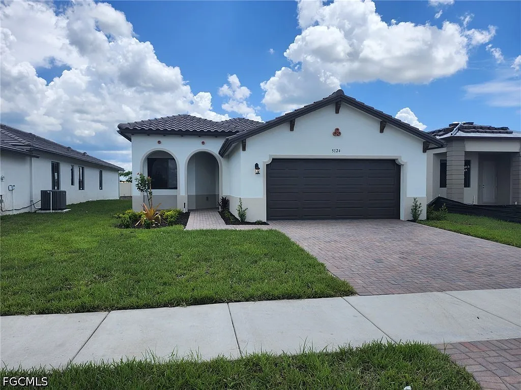 4 bed, 3.0 bath, 1918 sqft, $2,750 — Photo 2