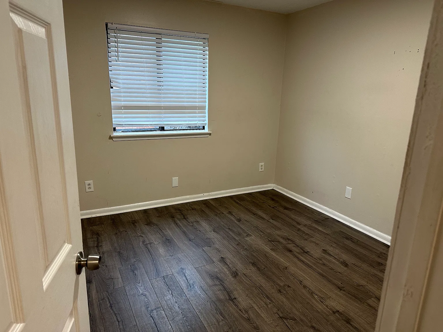 3 bed, 1140 sqft, $1,895 — Photo 4