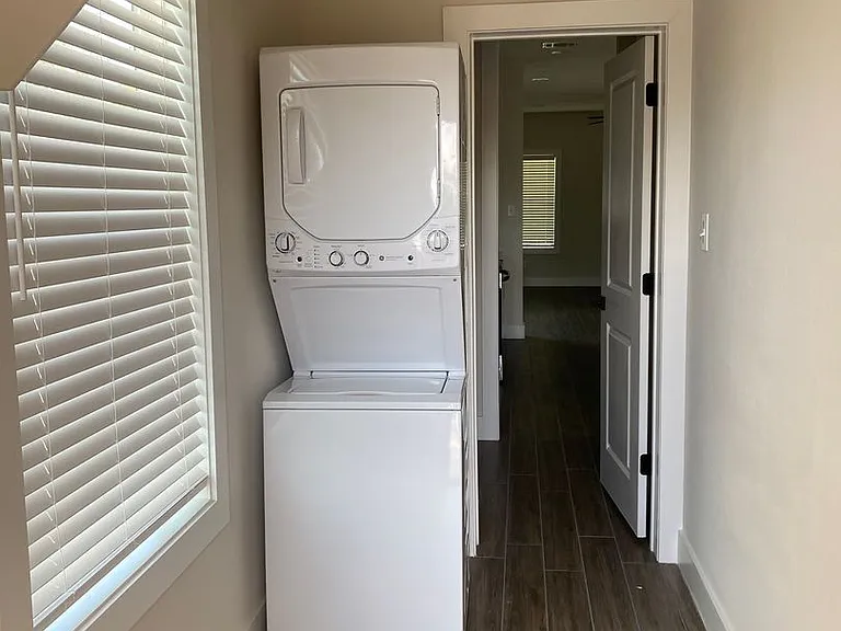 205 Sterling St — Photo 17