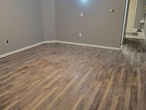 4th image of 2219 Pestalozzi St