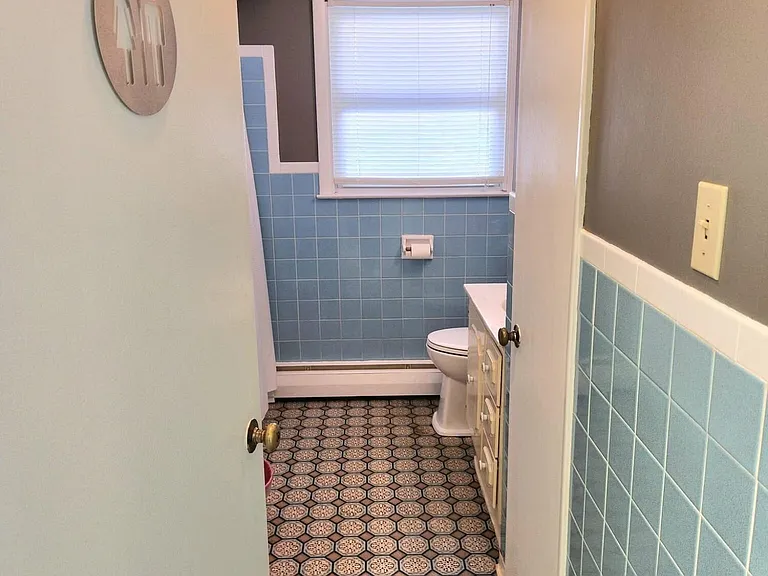 986 Bloom Rd — Photo 7