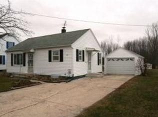 1411 Perry St, Algoma, WI 54201
