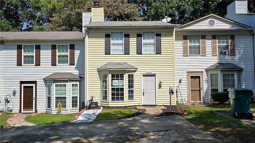 2 bed, 2.5 bath, 1292 sqft, $2,000 — Photo 1