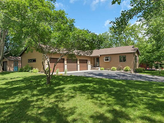 4th image of 4269 Sauk Dr