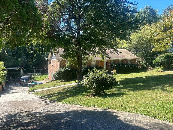 3rd image of 849 Bradford Ct SW