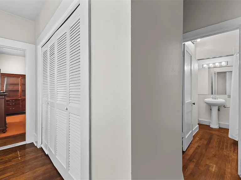 2511 Whitney St #A — Photo 4