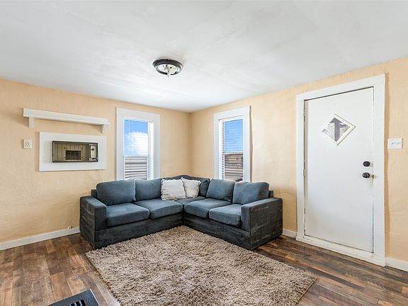 2nd image of 704 Loring Ave