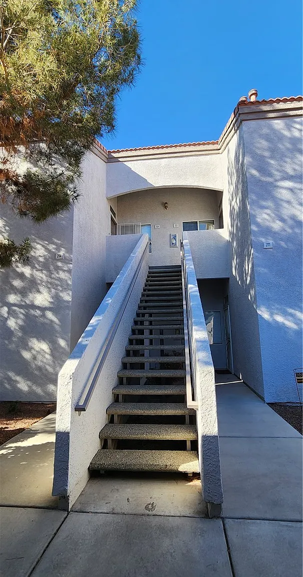 2 bed, 2.0 bath, 1042 sqft, $1,600 — Photo 1
