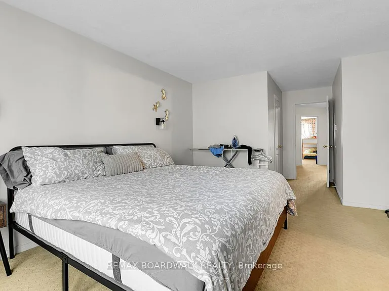 79 Hunters Glen Cres — Photo 18