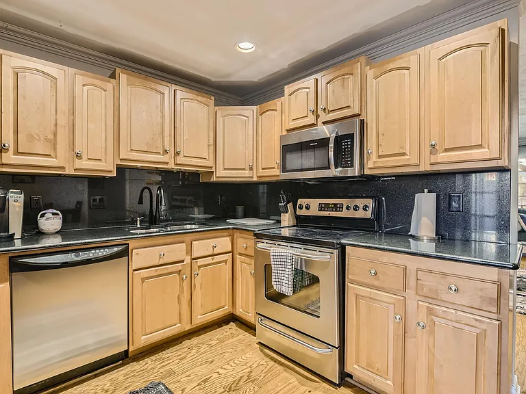5226 Fleetwood Oaks Ave — Photo 15