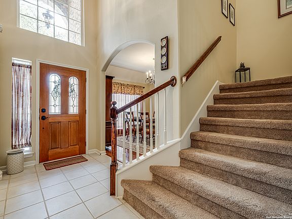4th image of 39 Silverhorn Dr