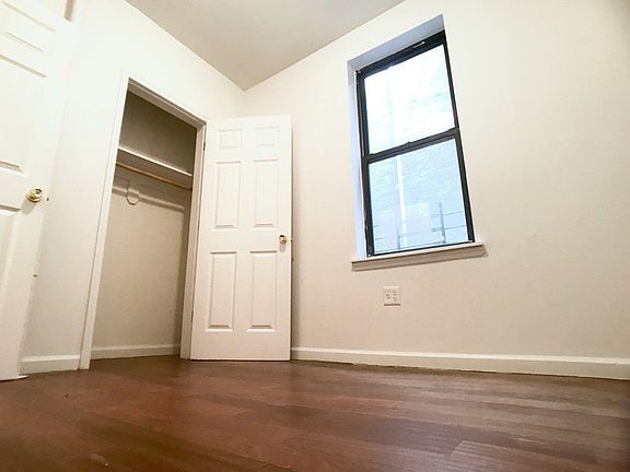 3rd image of 375 Edgecombe Ave APT 4