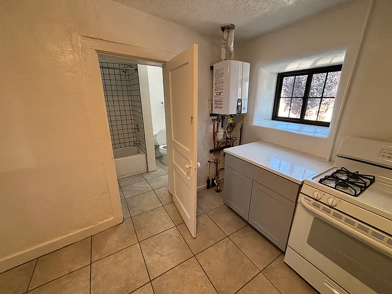 755 Dunlap St #G — Photo 5