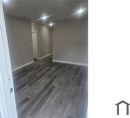 4th image of 1525 Locust St #3