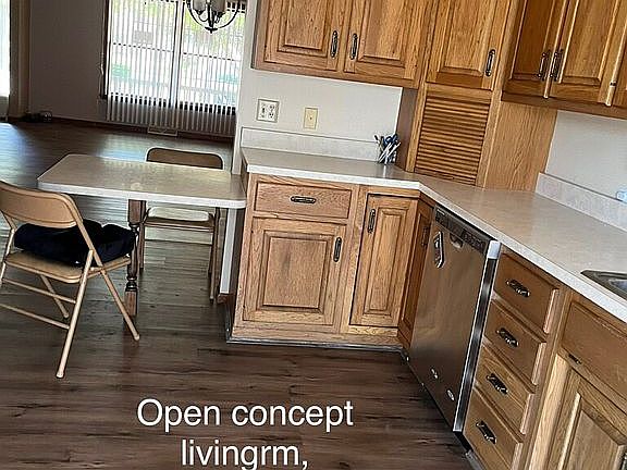 3rd image of 1410 Pembroke Cir APT 4