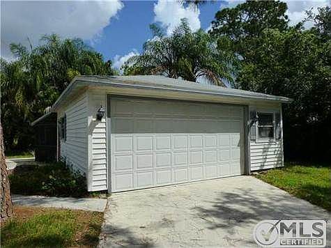 5th image of 6401 SE Clairmont Pl