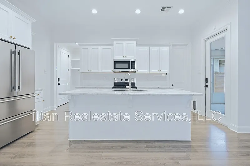 3 bed, 2.0 bath, 1508 sqft, $2,500 — Photo 3