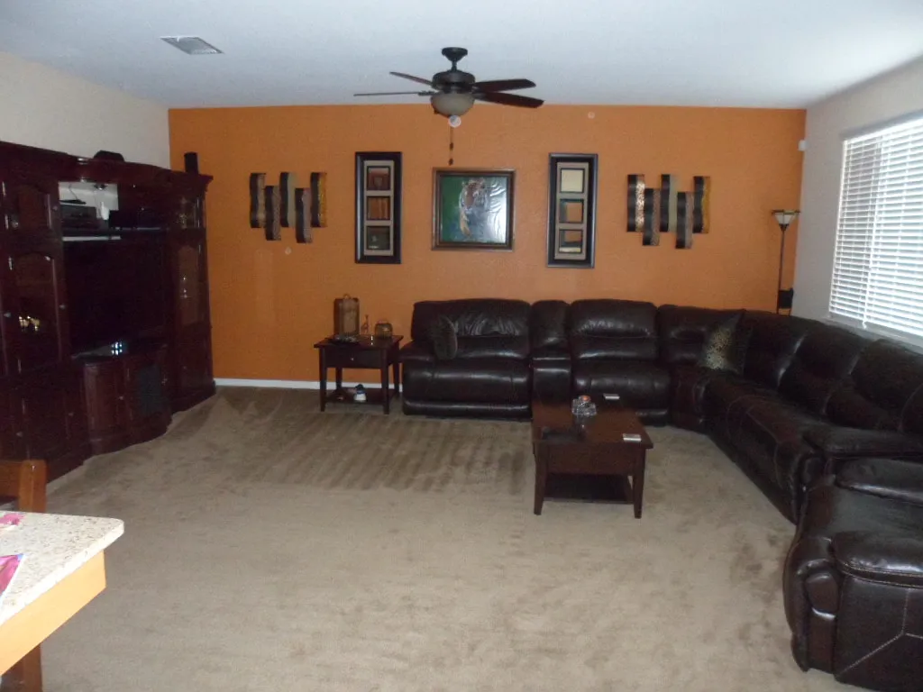 3 bed, 1651 sqft, $2,899 — Photo 4