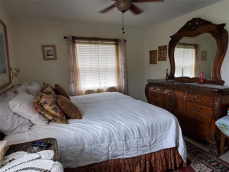 403 Finchley Ct #B — Photo 16
