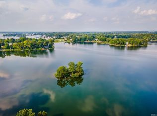 9024 E Koher Rd S, Syracuse, IN 46567