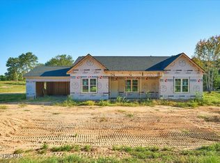 171 Spring Meadows Dr, Aberdeen, NC 28315