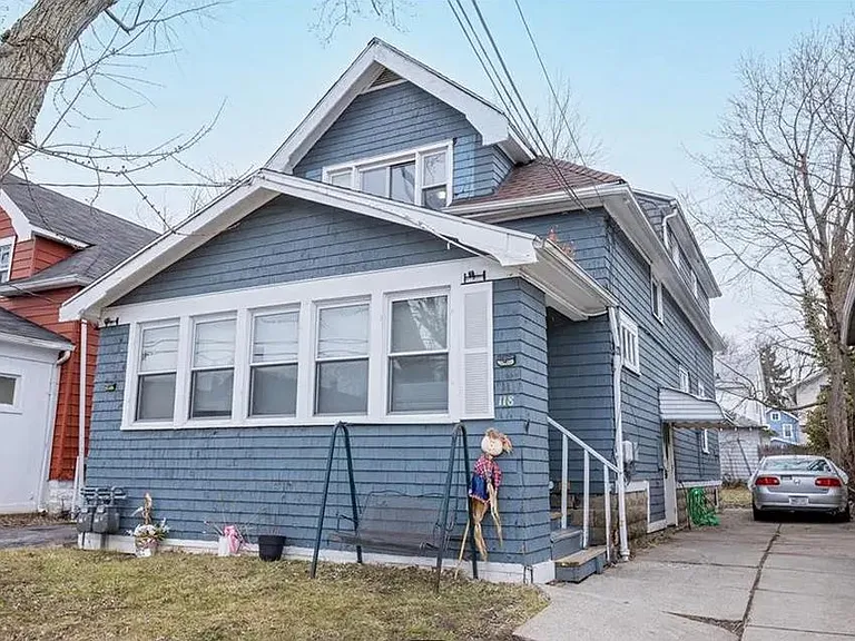118 Hewitt Ave #UPPER — Photo 1