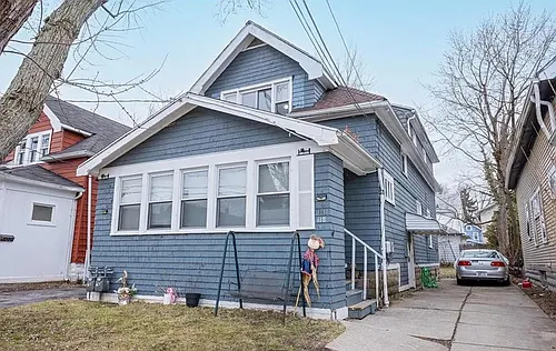 118 Hewitt Ave #UPPER Photo 1