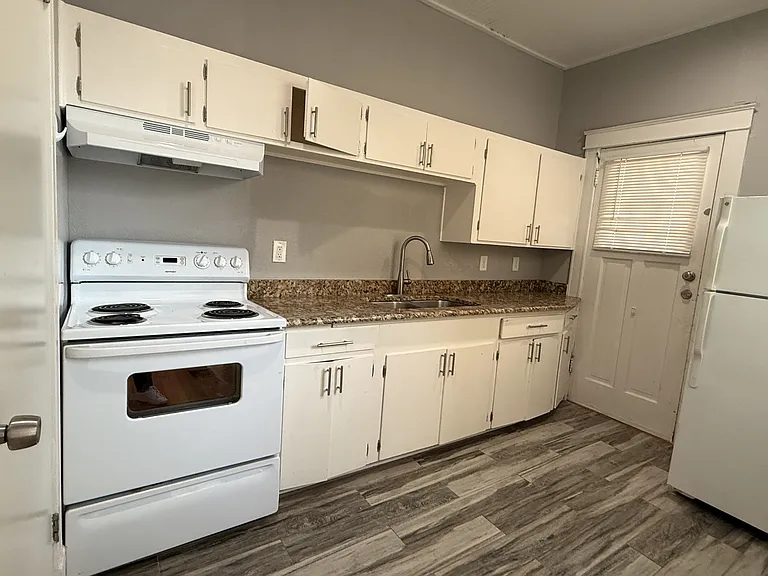 107 Willim St #4 — Photo 6
