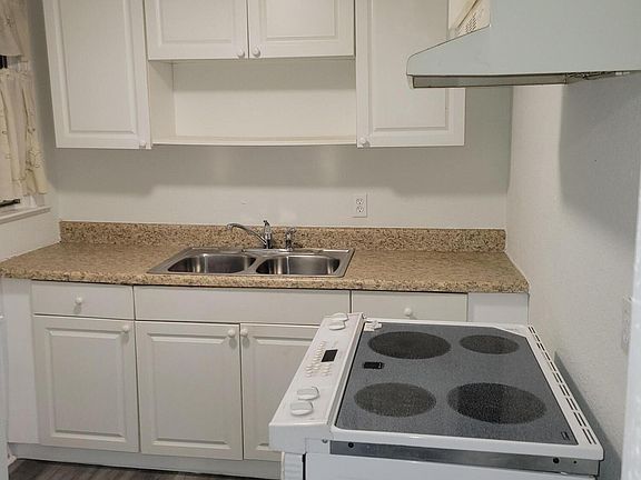 3rd image of 1216 W 24th St