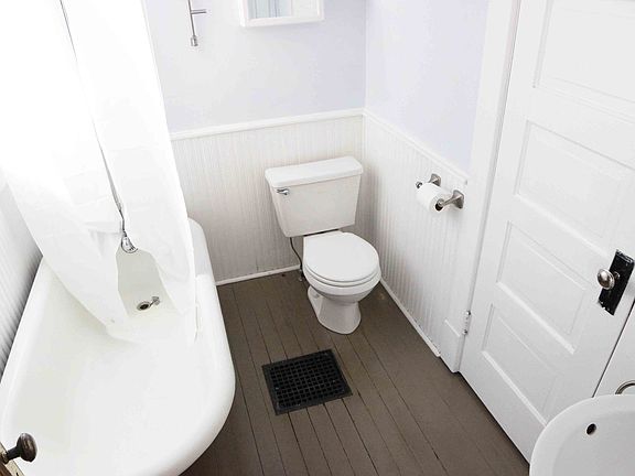 4th image of 209 W Mulberry St #211