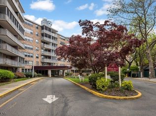 530 Valley Rd APT 5L, Montclair, NJ 07043