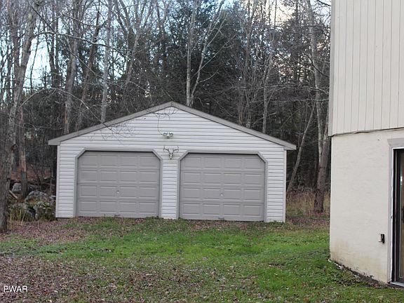 3rd image of 12 Timberlane Ct