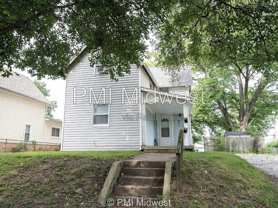 831.5 S Webster St