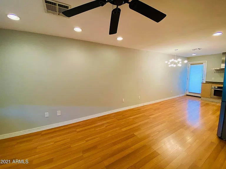 1850 E Maryland Ave #16 — Photo 10