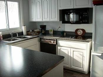 2nd image of 525 Lewis St