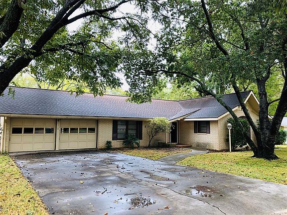 2nd image of 310 Woodlawn Dr