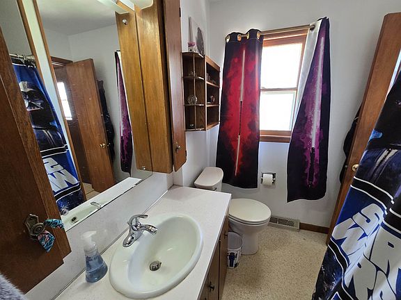 4th image of 207 S Wyoming St
