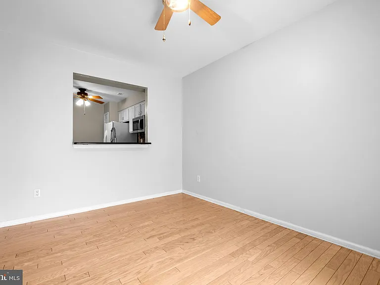 3906 Grenwich Ln — Photo 13