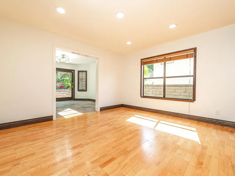 24692 Kings Rd — Photo 12