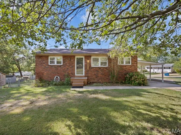 10360 Roscommon Dr, Saint Louis, MO 63123