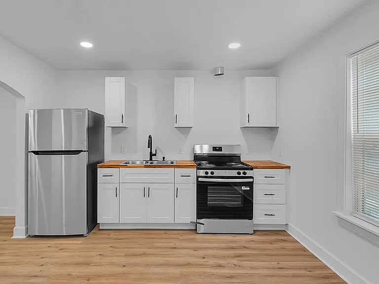 2525 Cole Ave — Photo 8