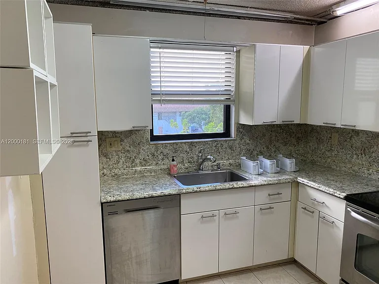 1900 Diana Dr #3D — Photo 8