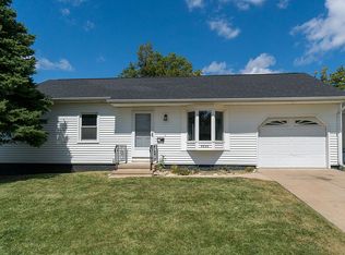 5920 Underwood Ave SW, Cedar Rapids, IA 52404
