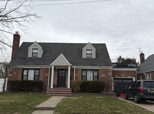 29 Bank St, Valley Stream, NY