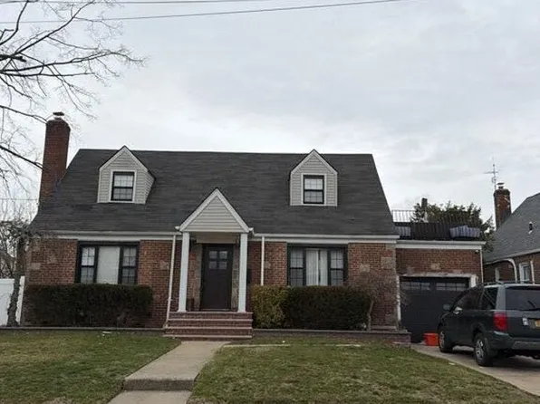 29 Bank St, Valley Stream, NY 11580