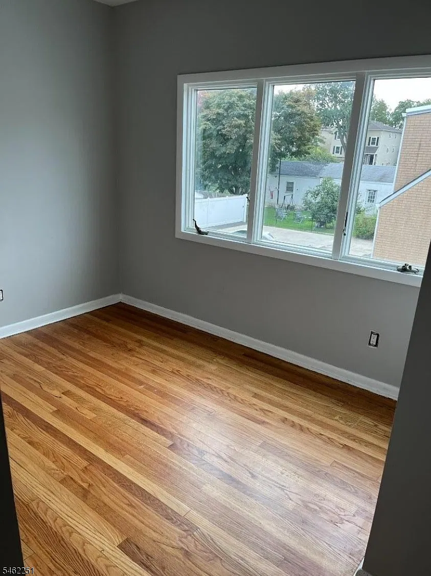 2 bed, 1.0 bath, $1,850 — Photo 2